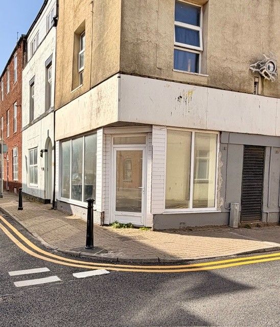 Retail To Rent - Photograph 1