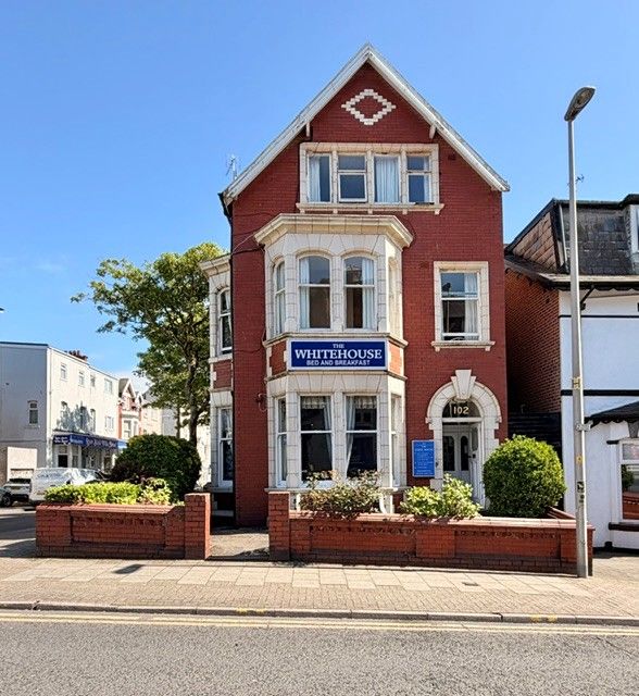 12 Bed Hotel For Sale - Photograph 1