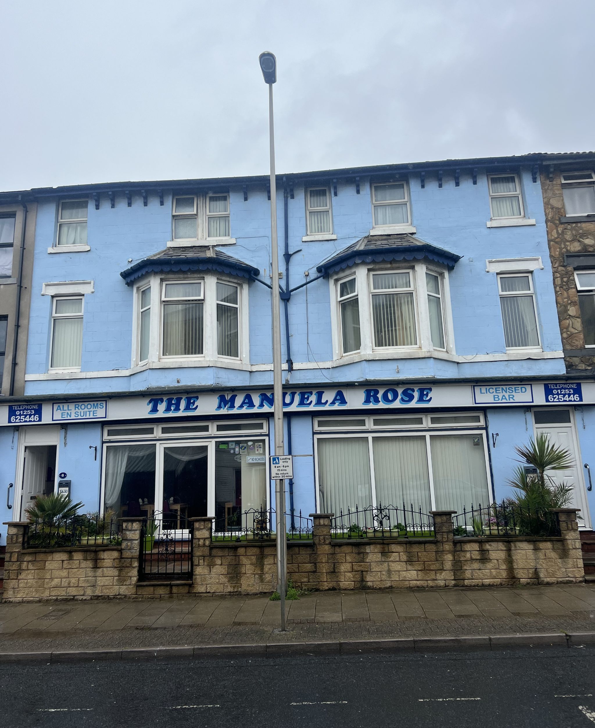 17 Bed Hotel For Sale - Photograph 1