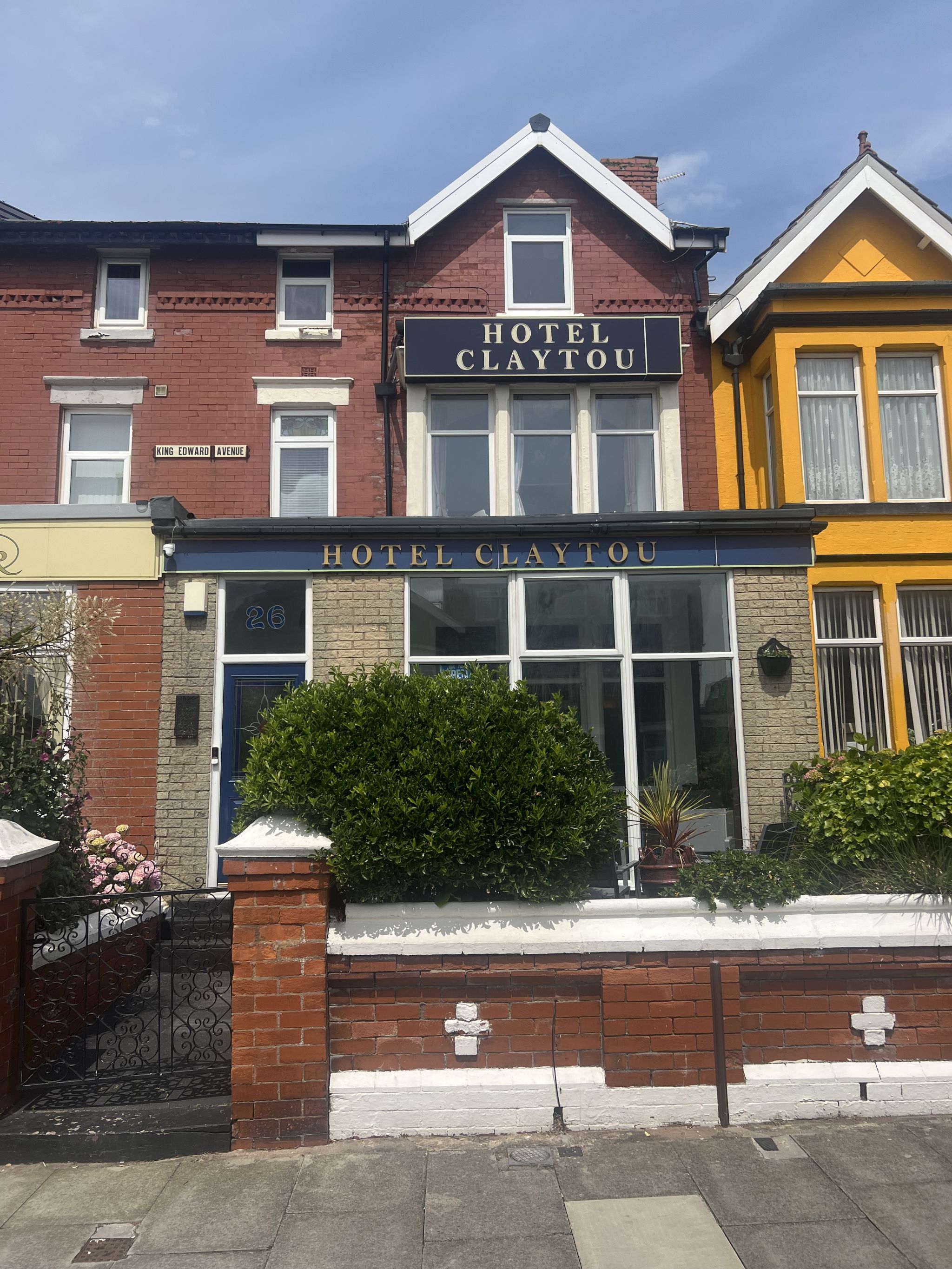 9 Bed Hotel For Sale - Photograph 1