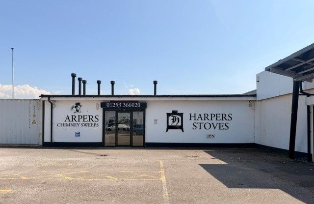 Retail To Rent - Photograph 1
