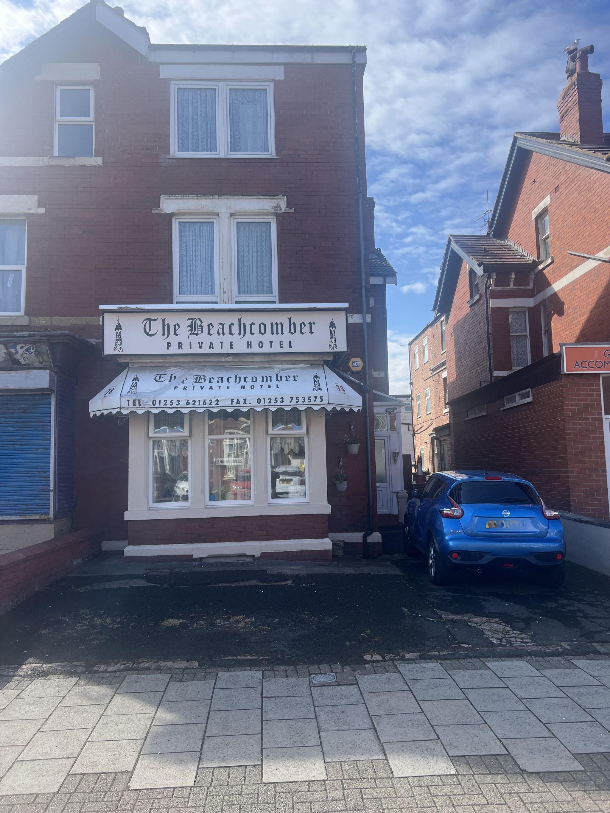 10 Bed Hotel To Rent - Photograph 6