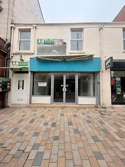 Retail To Rent - Photograph 1