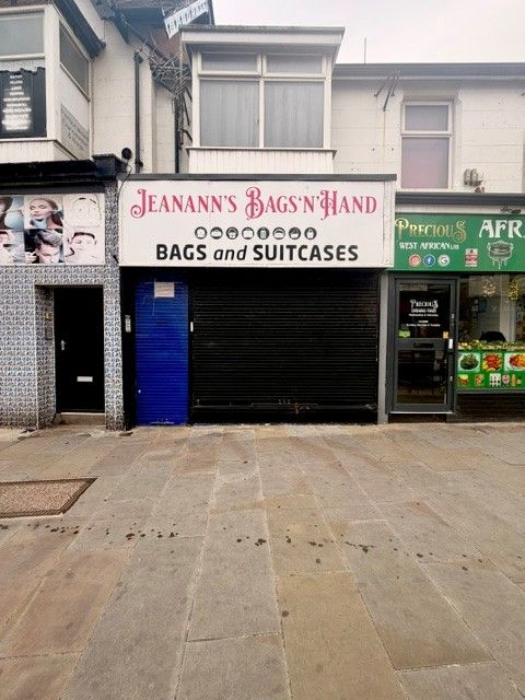 Retail To Rent - Photograph 1
