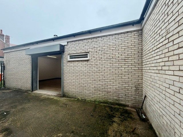 Industrial Units To Rent - Photograph 1