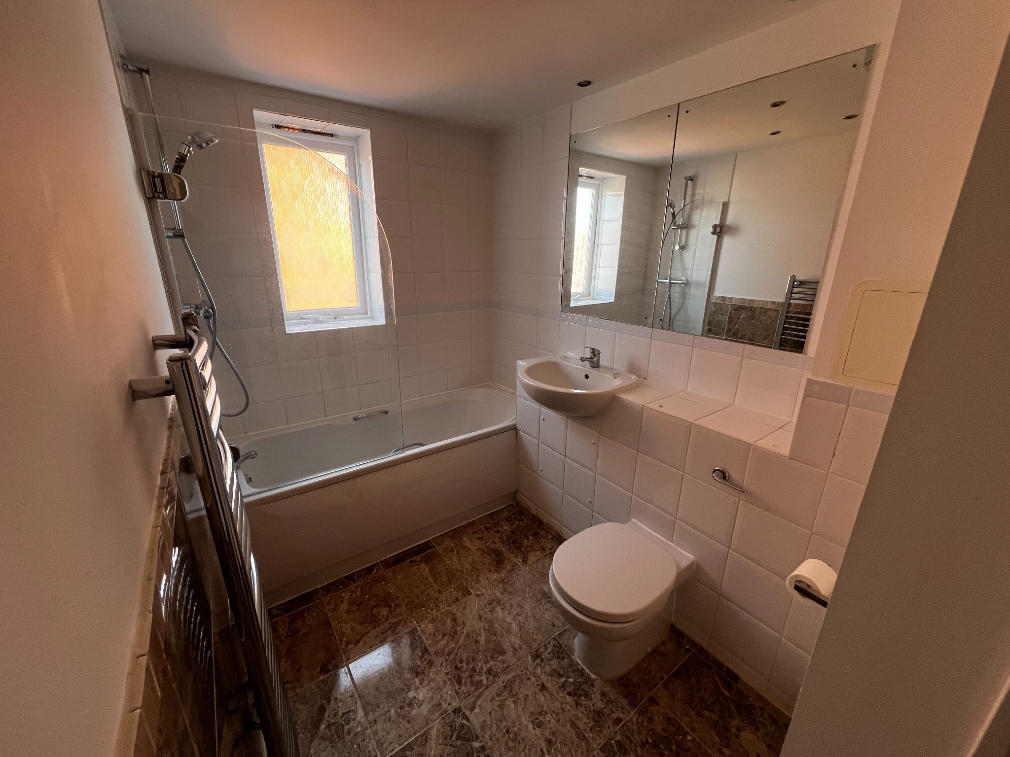 2 bedroom apartment flat/apartment Under Offer in Ipswich - Photograph 9.