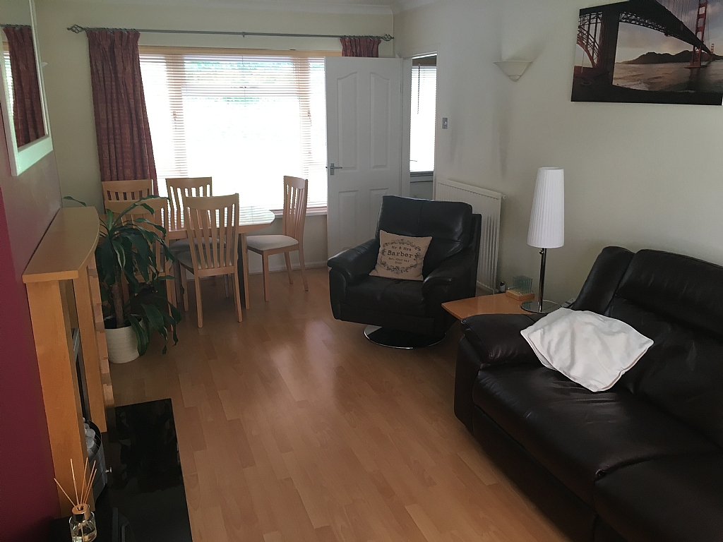 3 bedroom Under Offer in Ipswich - 0.