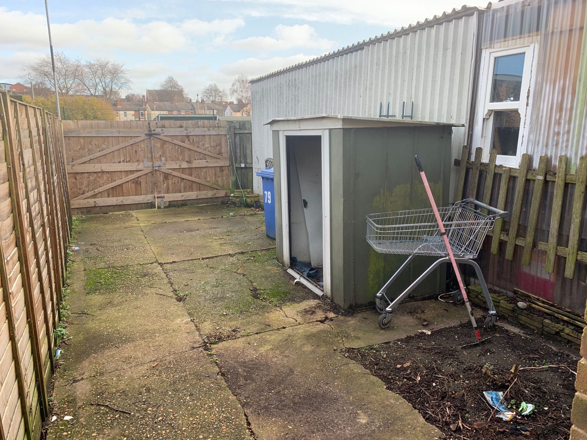 3 bedroom mid terraced house To Let in Ipswich - Photograph 10.