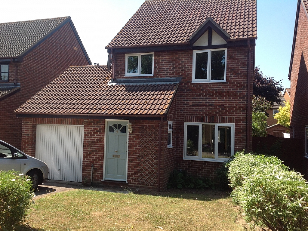 3 bedroom detached house To Let in Kesgrave - Property photograph.