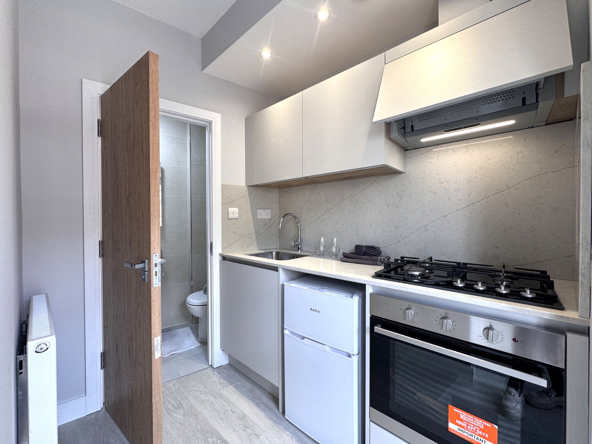 1 bedroom studio flat/apartment To Let in Willesden - Photograph 4
