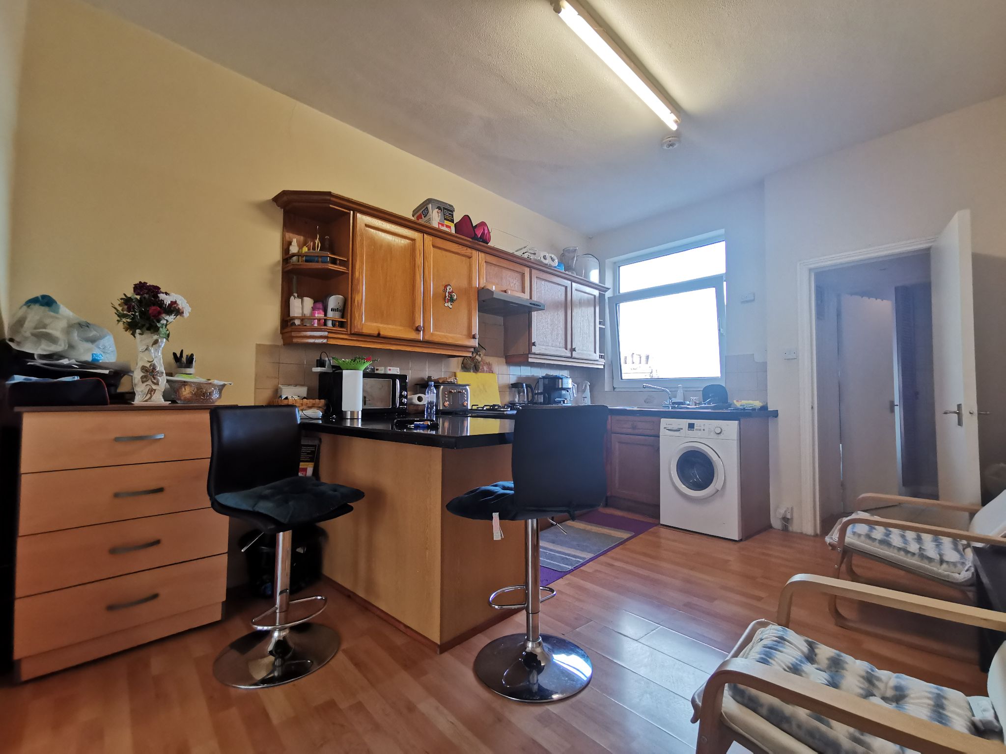 1 bedroom studio flat/apartment To Let in Willesden Green - Photograph 6