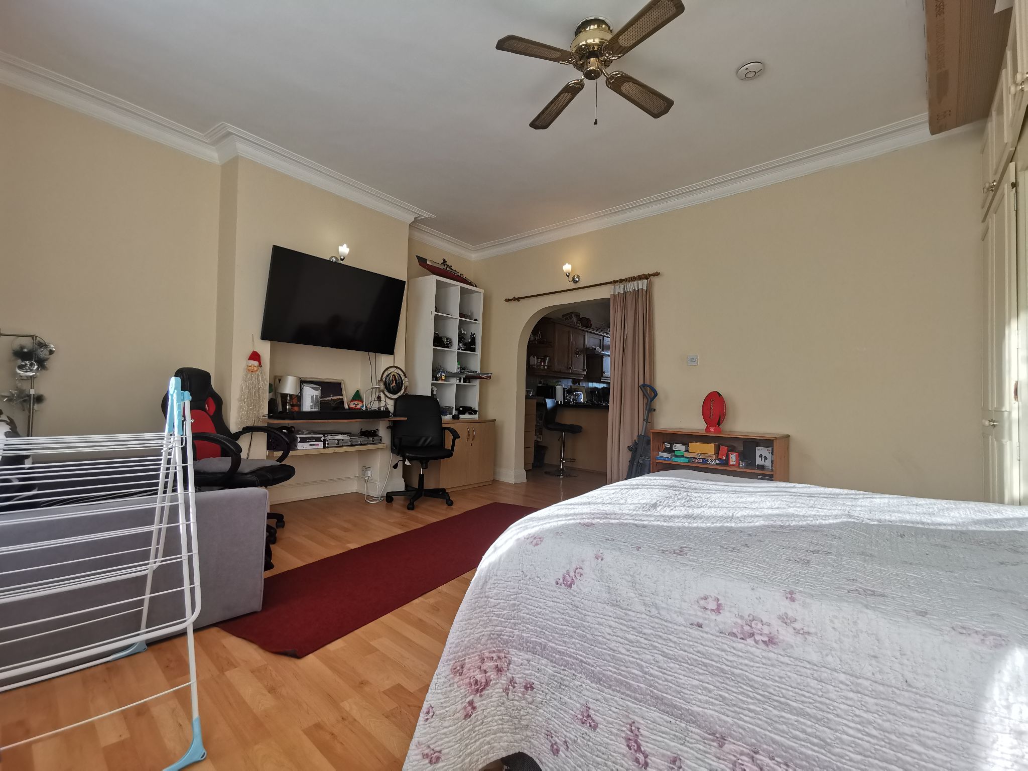 1 bedroom studio flat/apartment To Let in Willesden Green - Photograph 4