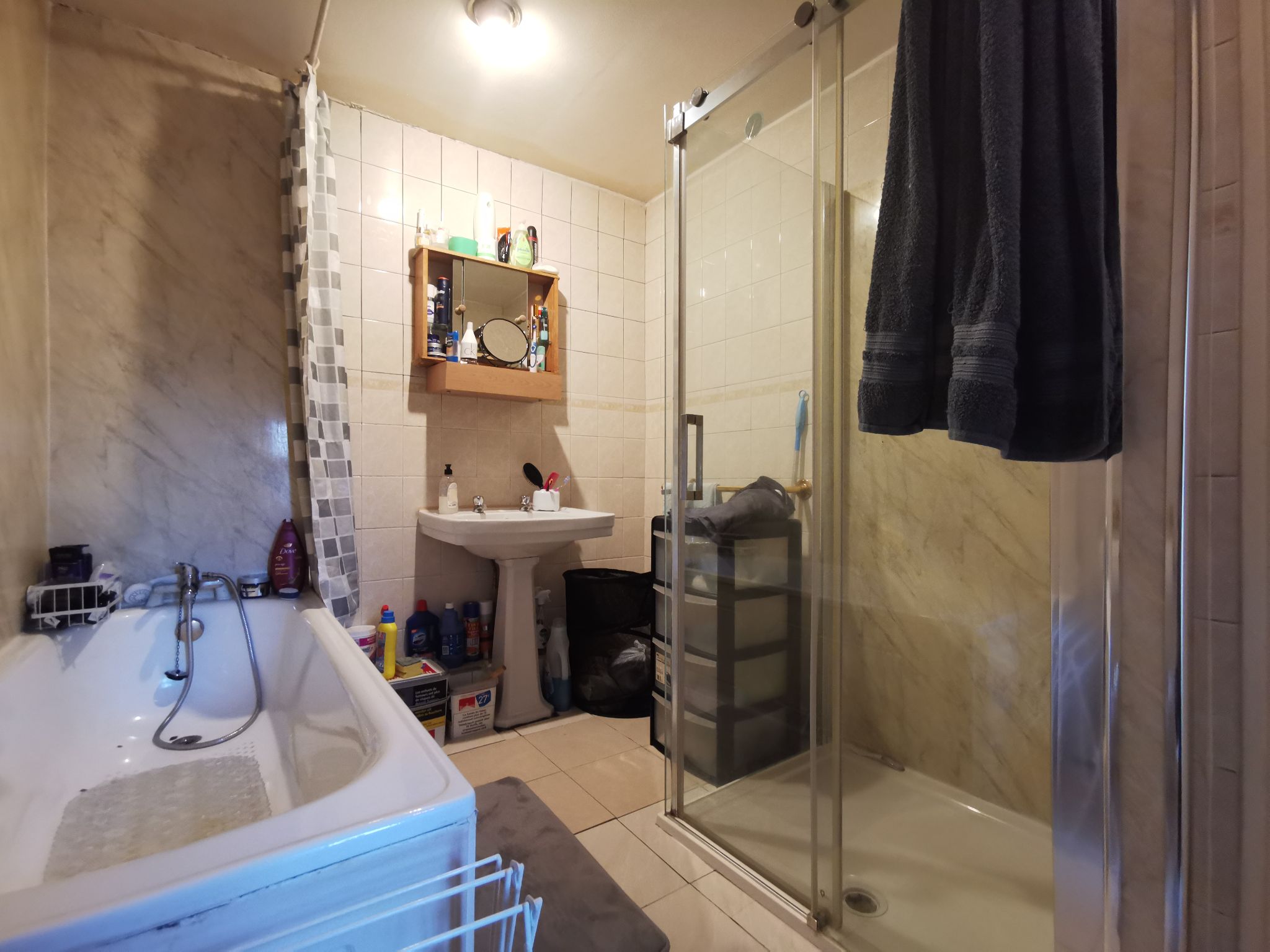 1 bedroom studio flat/apartment To Let in Willesden Green - Photograph 3