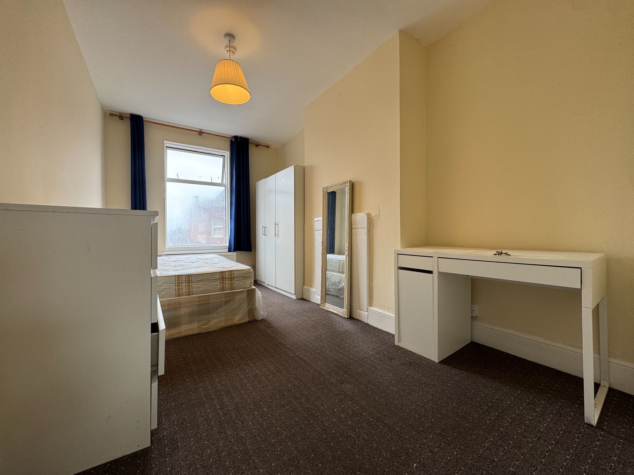 2 bedroom apartment flat/apartment To Let in Willesden Green - Photograph 6