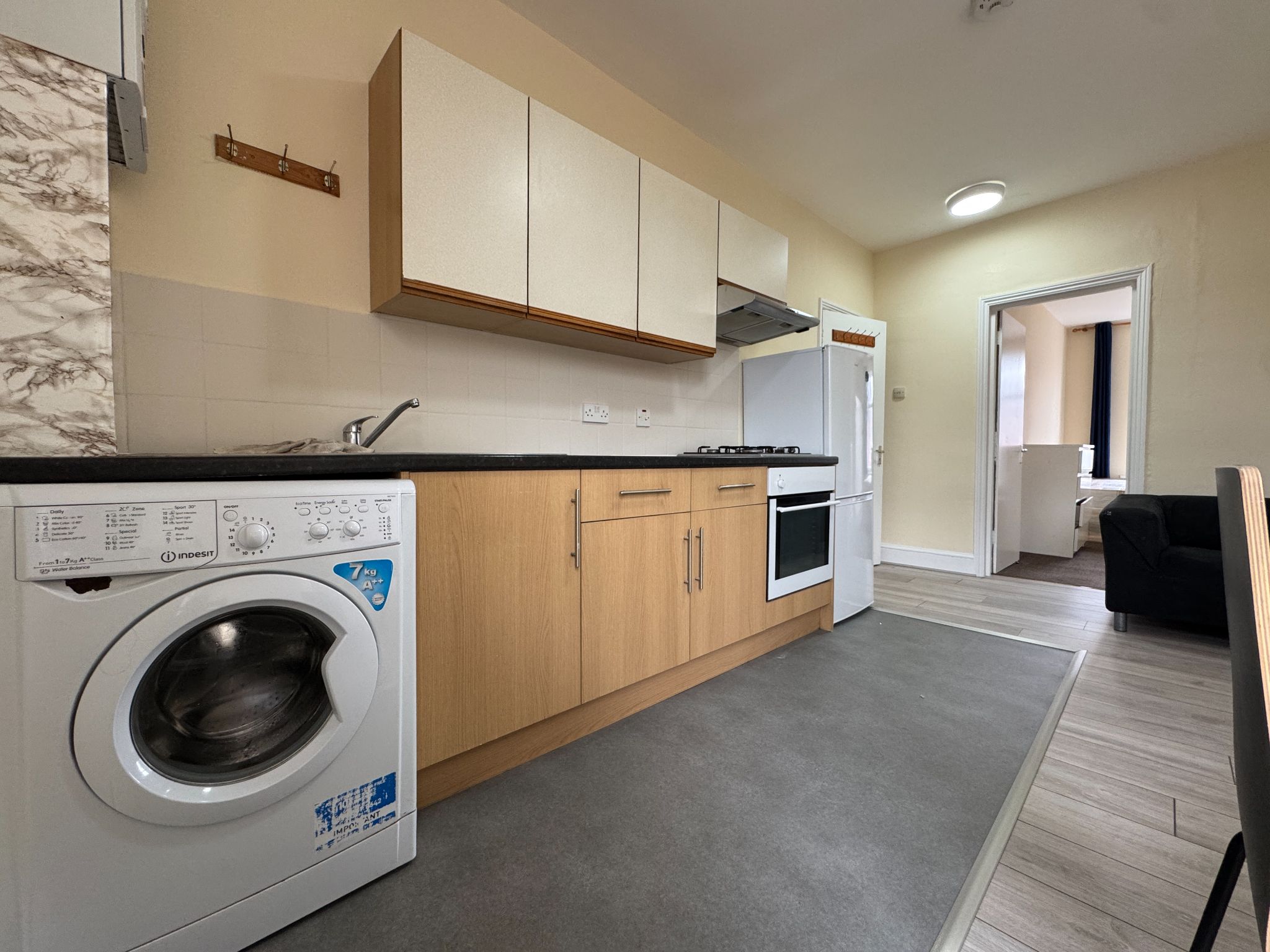 2 bedroom apartment flat/apartment To Let in Willesden Green - Property photograph