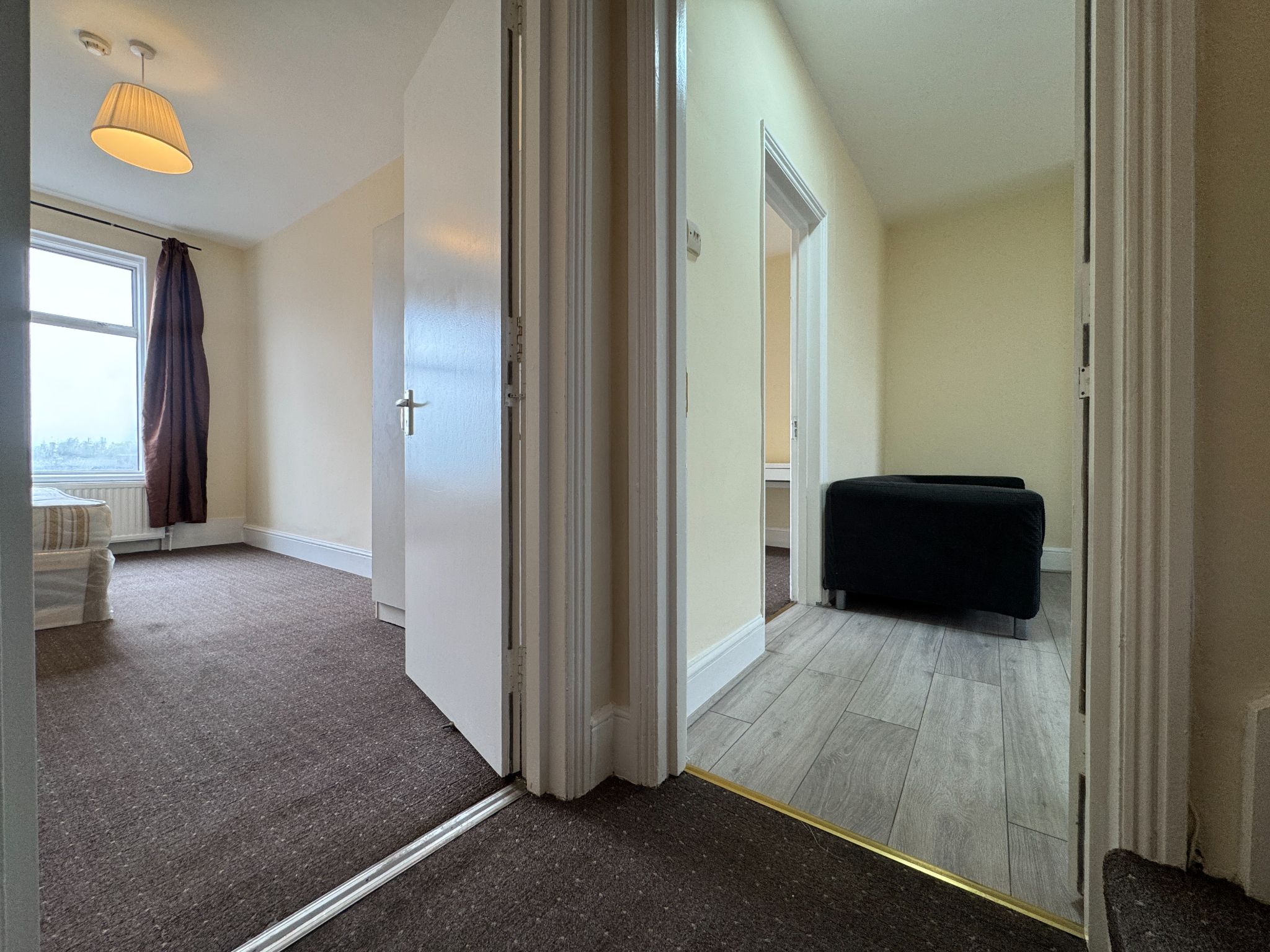 2 bedroom apartment flat/apartment To Let in Willesden Green - Photograph 4