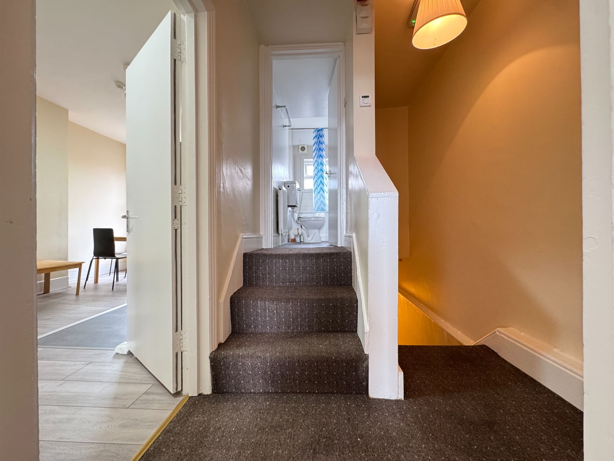 2 bedroom apartment flat/apartment To Let in Willesden Green - Photograph 8