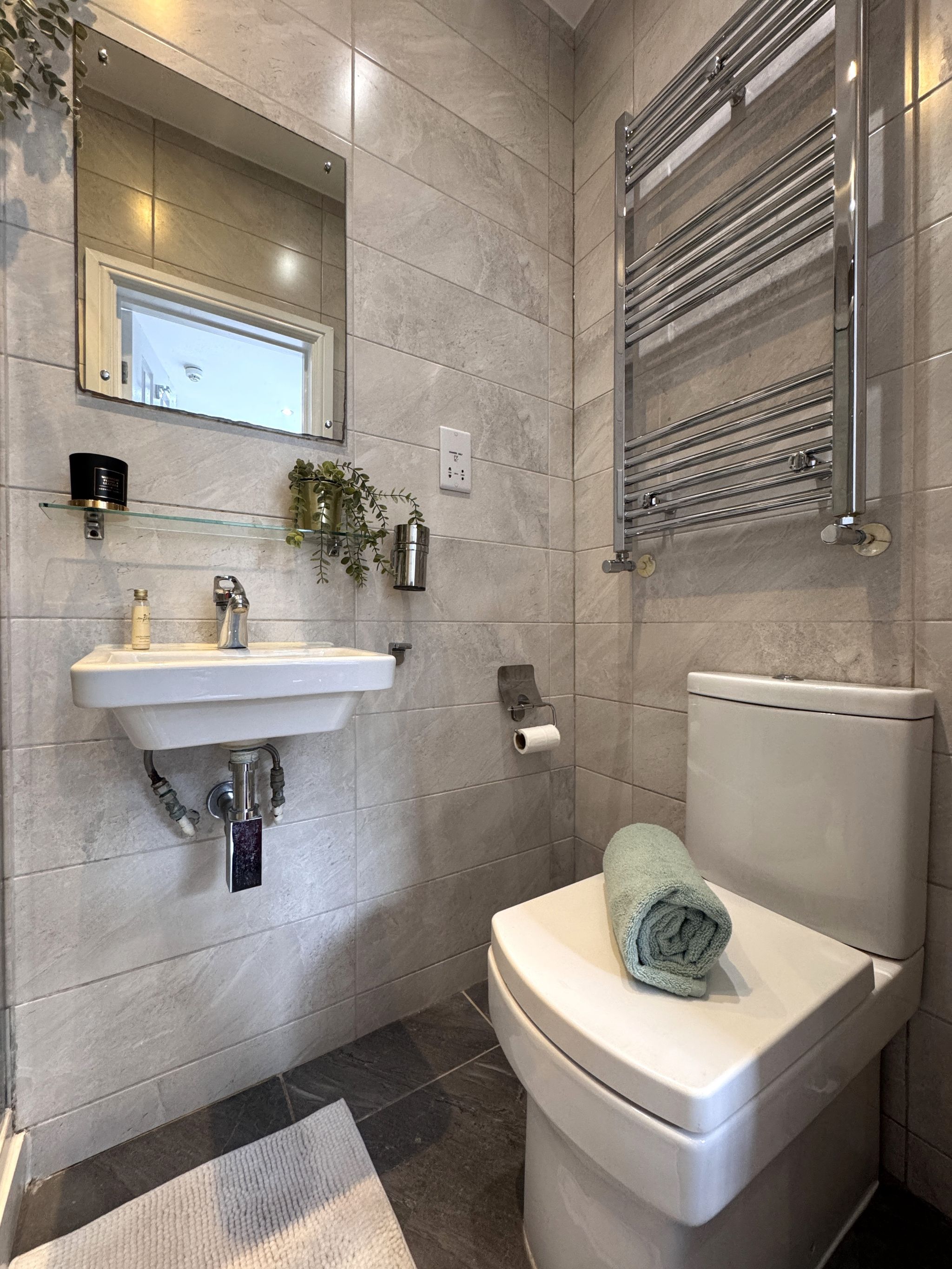 Studio Flat/apartment Under Offer in Willesden - Photograph 7