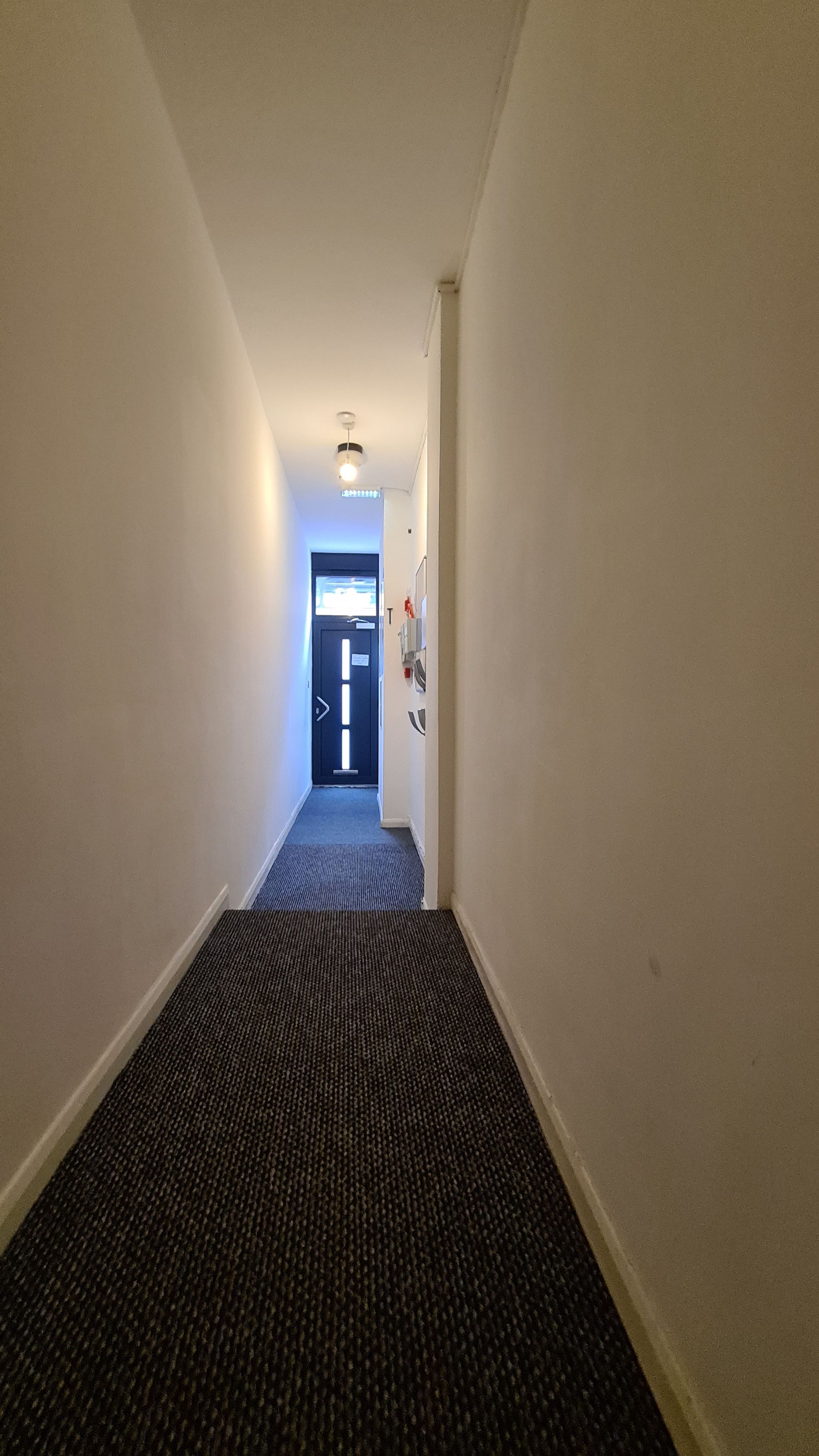 2 bedroom apartment flat/apartment To Let in London - Photograph 10