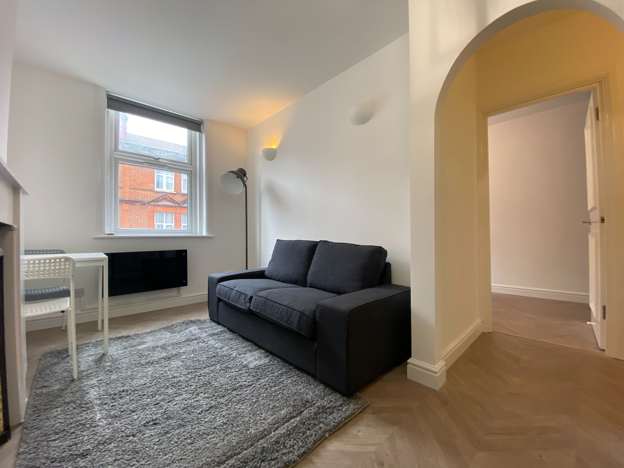 2 bedroom apartment flat/apartment To Let in London - Property photograph