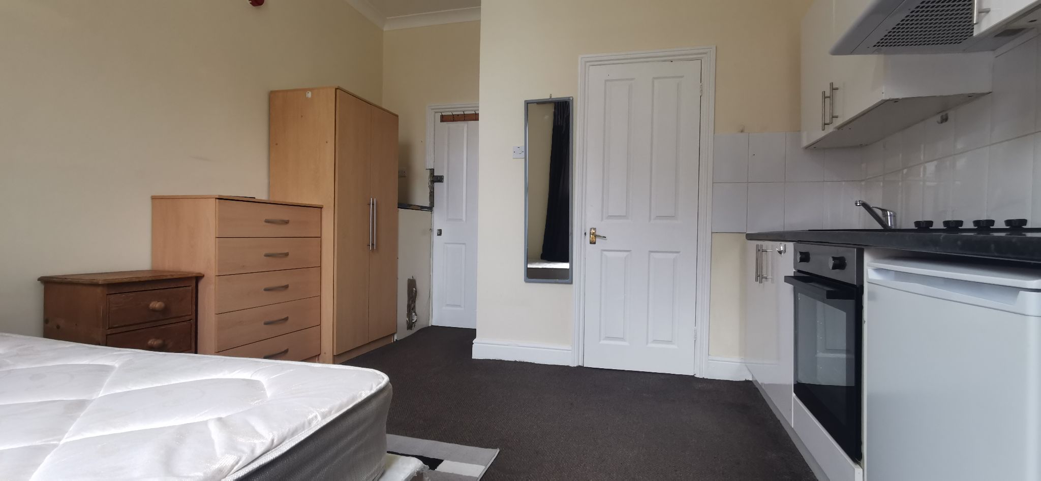 1 bedroom studio flat/apartment To Let in Willesden Green - Property photograph