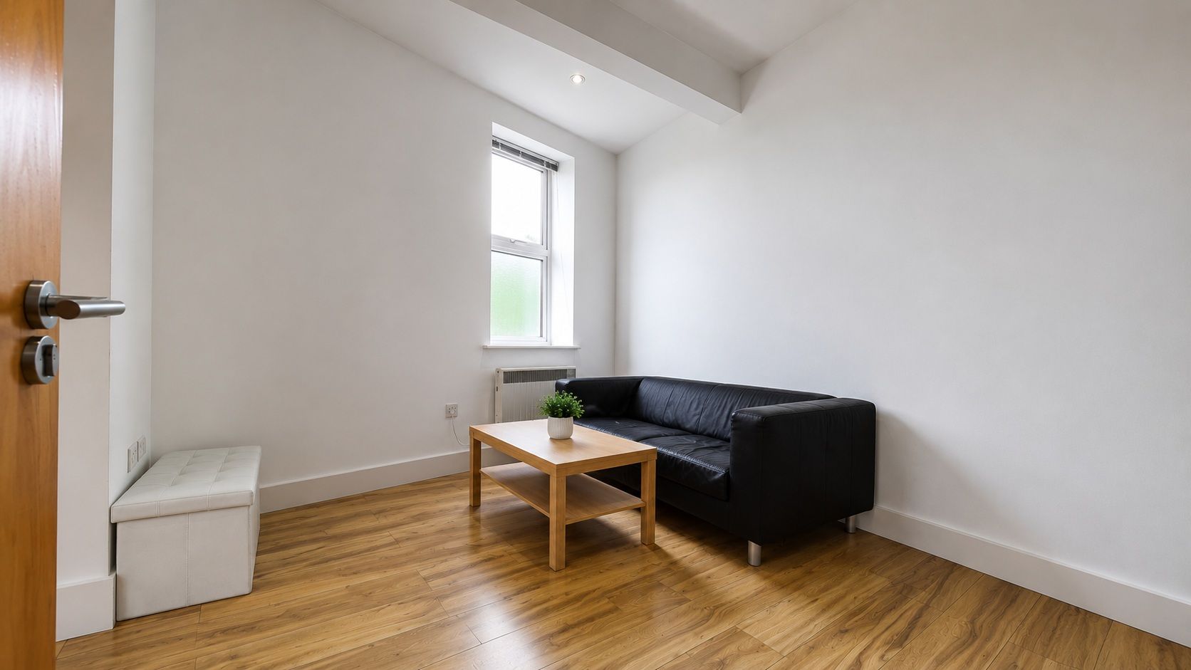 3 bedroom flat flat/apartment To Let in Willesden - Photograph 4