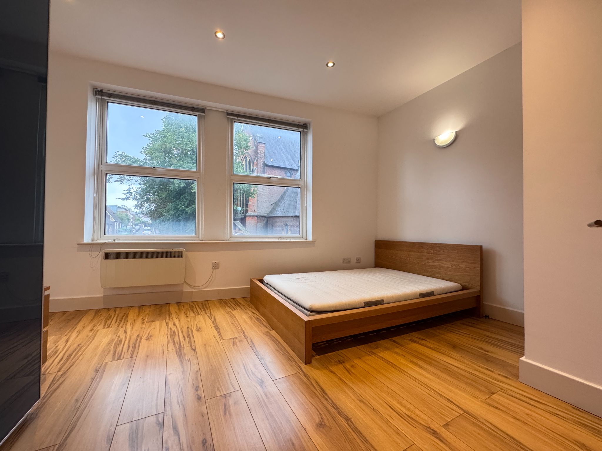 2 bedroom flat flat/apartment To Let in Willesden Green - Photograph 10