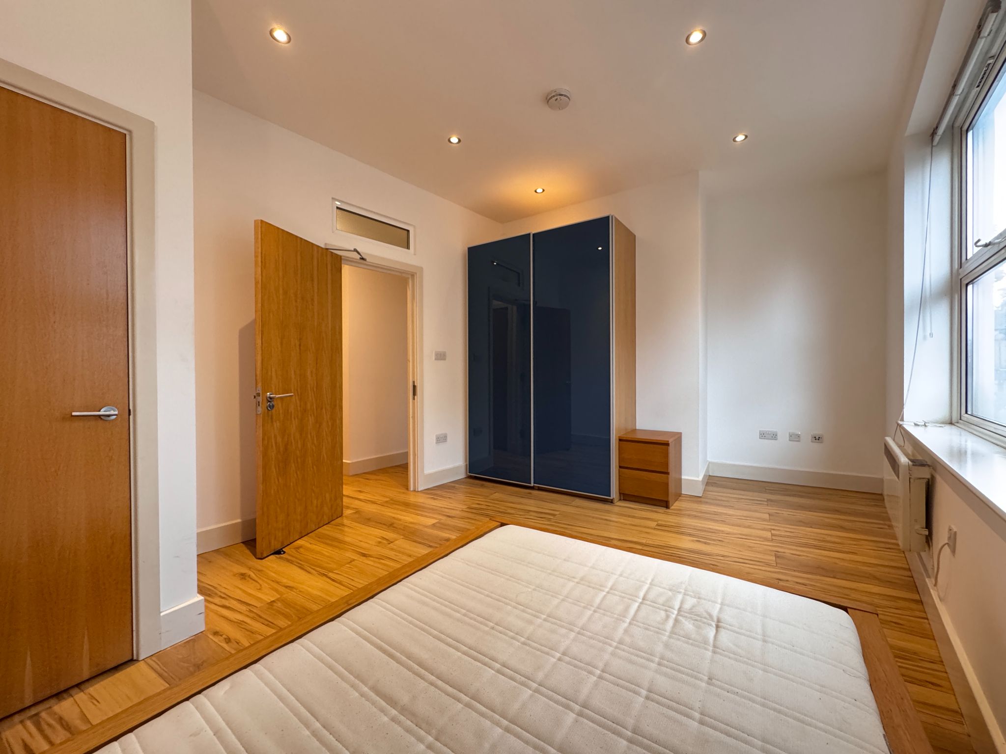 2 bedroom flat flat/apartment To Let in Willesden Green - Photograph 11