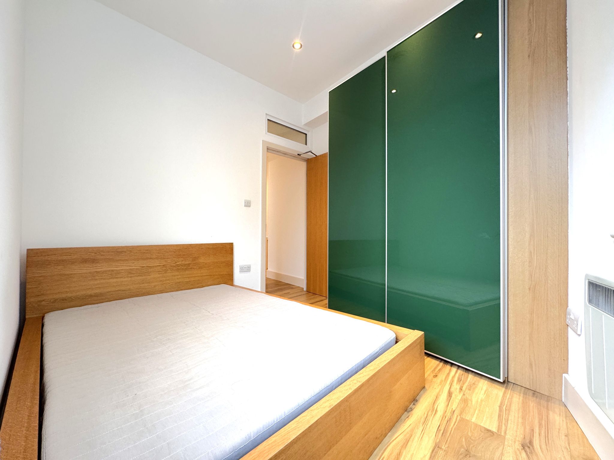 2 bedroom flat flat/apartment To Let in Willesden Green - Photograph 15