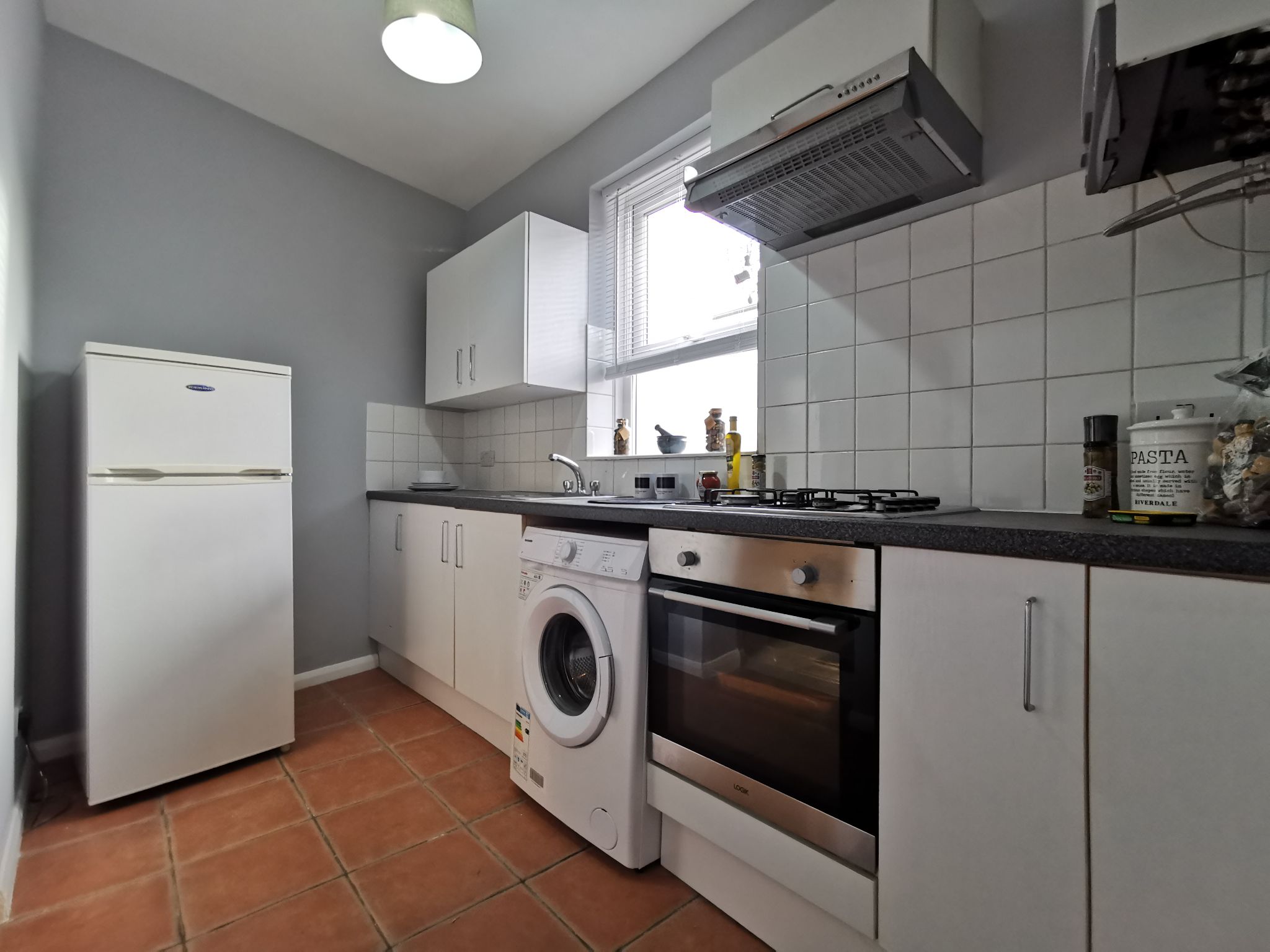 1 bedroom flat flat/apartment To Let in Willesden - Photograph 5