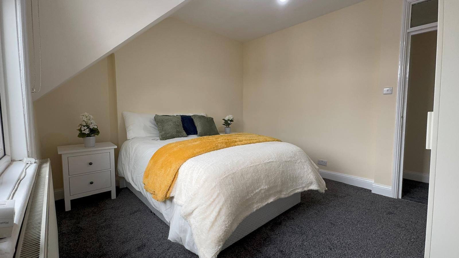 2 bedroom flat flat/apartment To Let in Cricklewood - Photograph 6