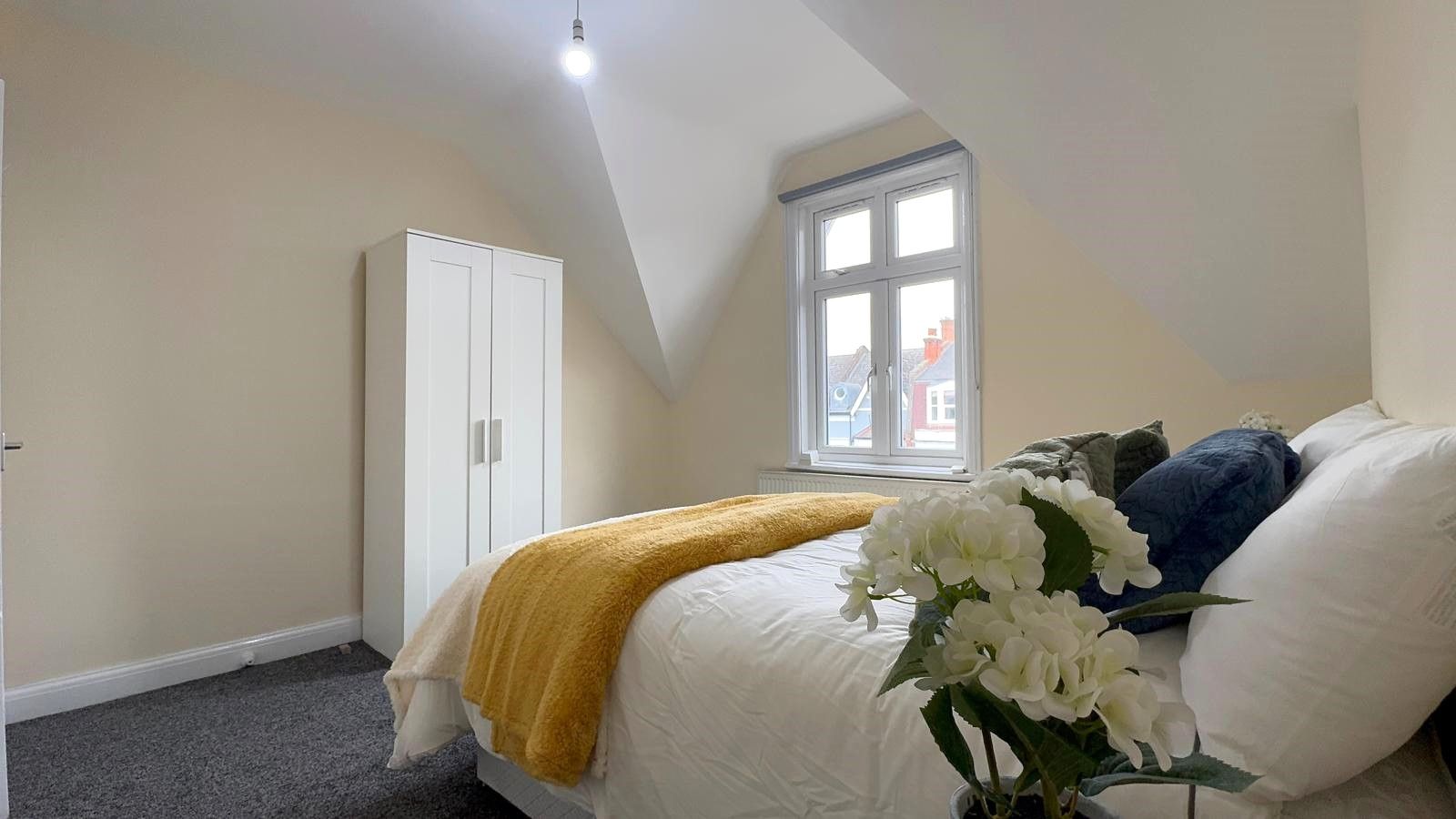 2 bedroom flat flat/apartment To Let in Cricklewood - Photograph 7