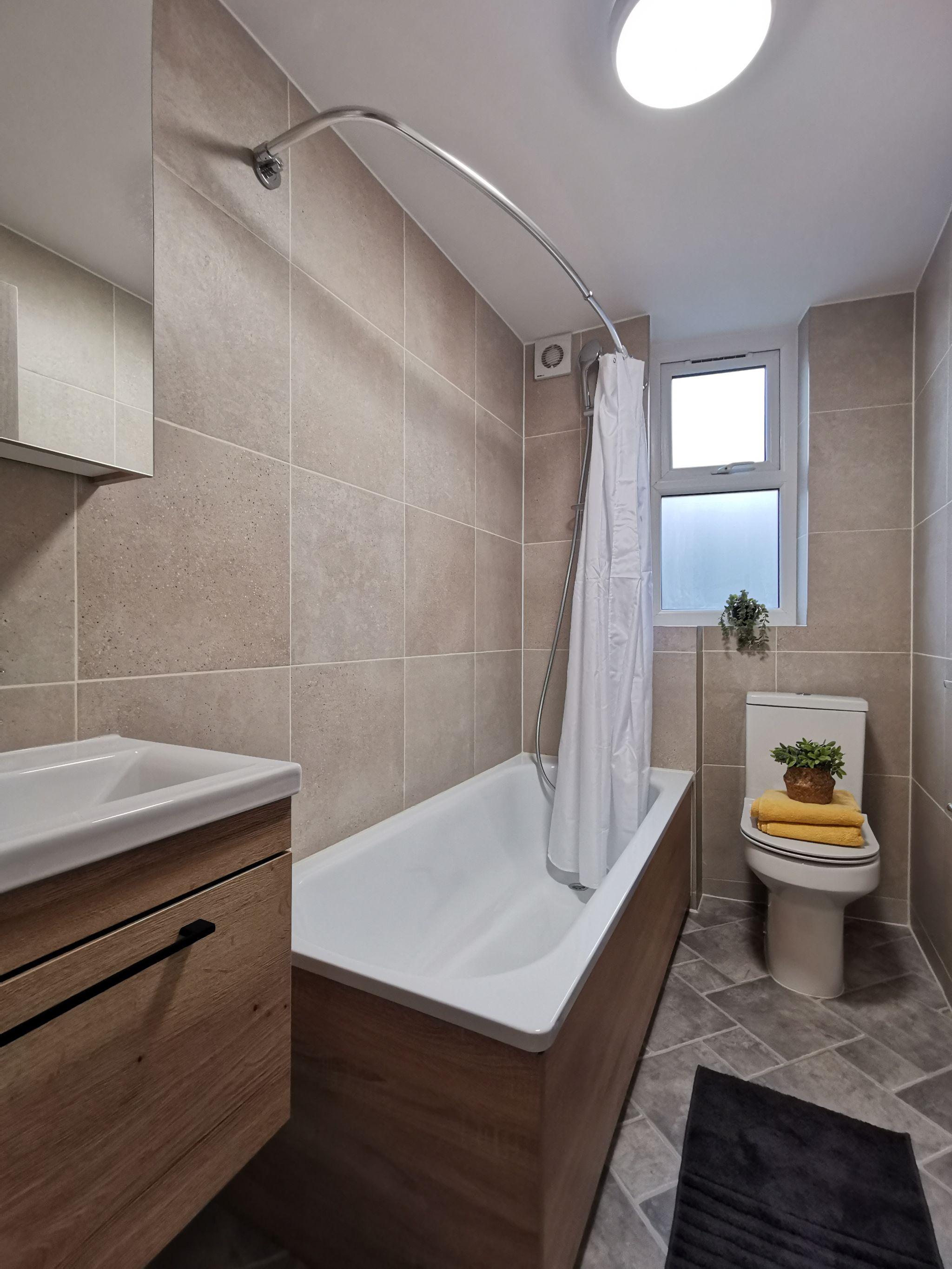 2 bedroom apartment flat/apartment To Let in Willesden - Photograph 7