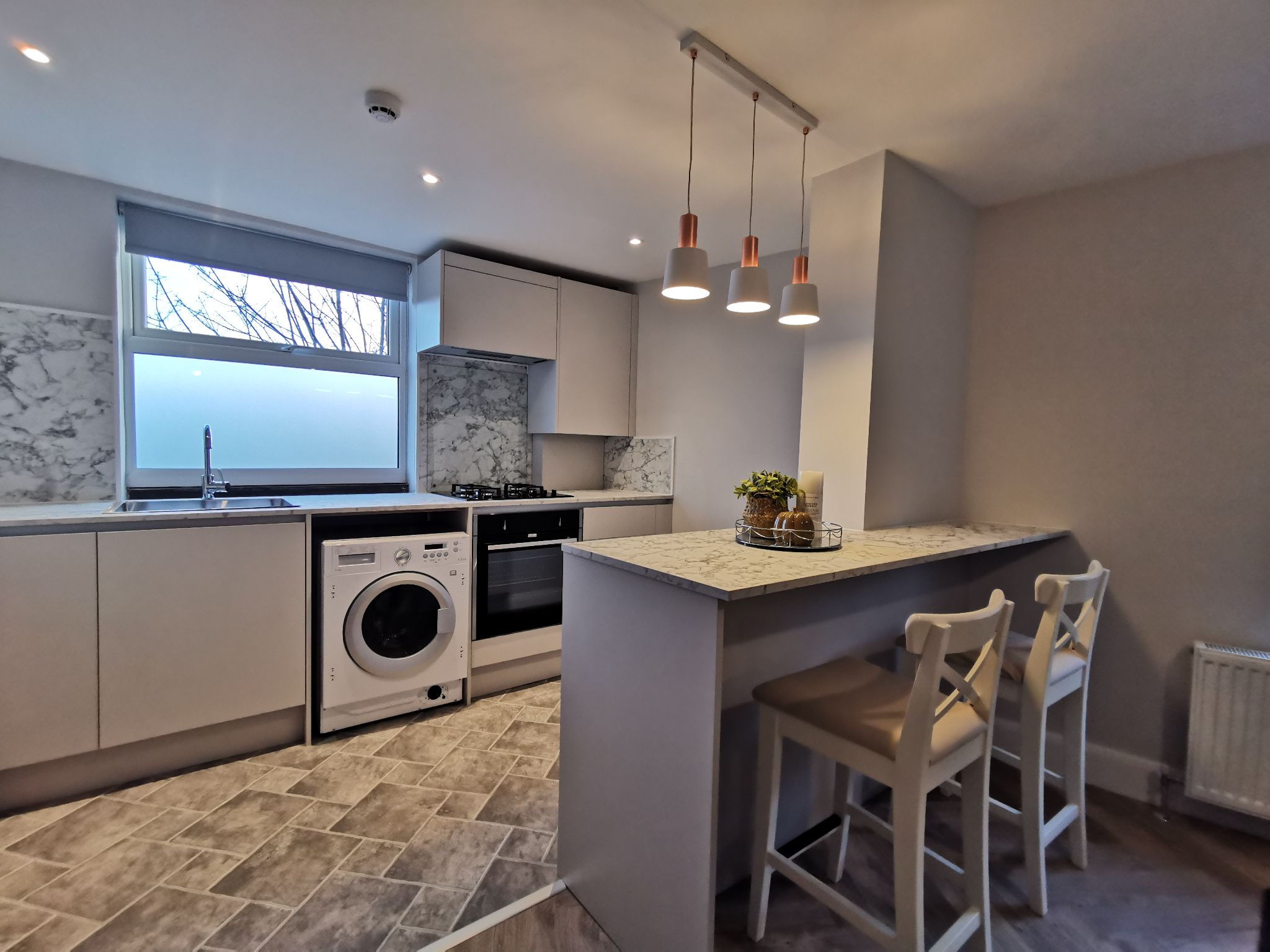 2 bedroom apartment flat/apartment To Let in Willesden - Photograph 3