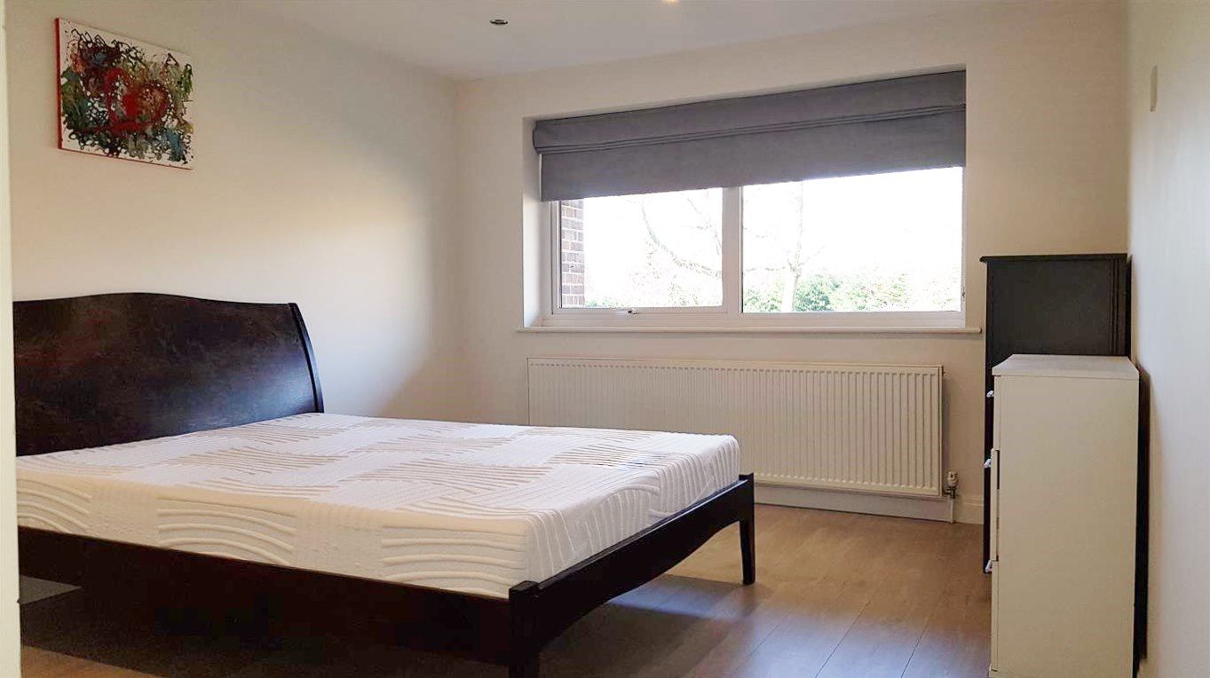 2 bedroom flat flat/apartment To Let in Stanmore - First Bedroom - Double