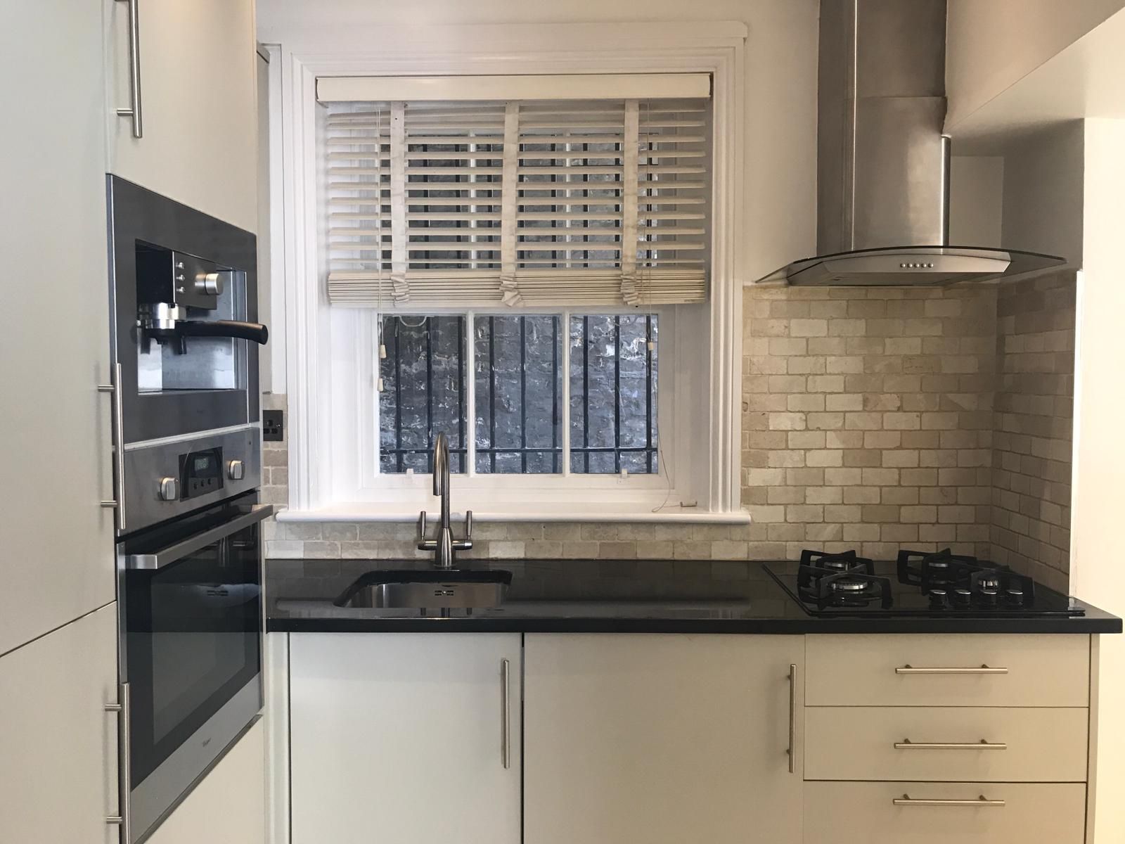 2 bedroom flat flat/apartment To Let in London - Property photograph
