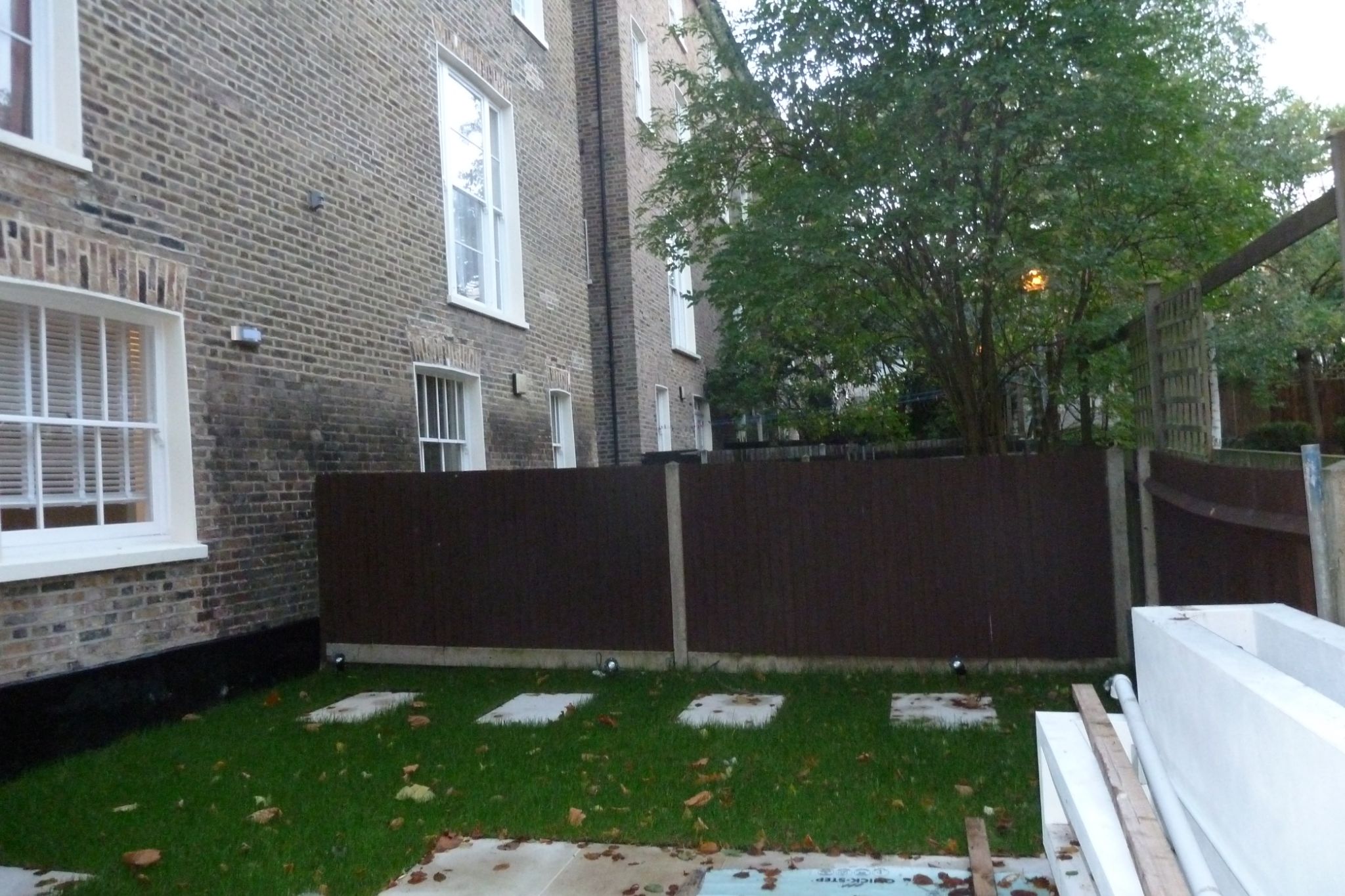 2 bedroom flat flat/apartment To Let in London - Private garden