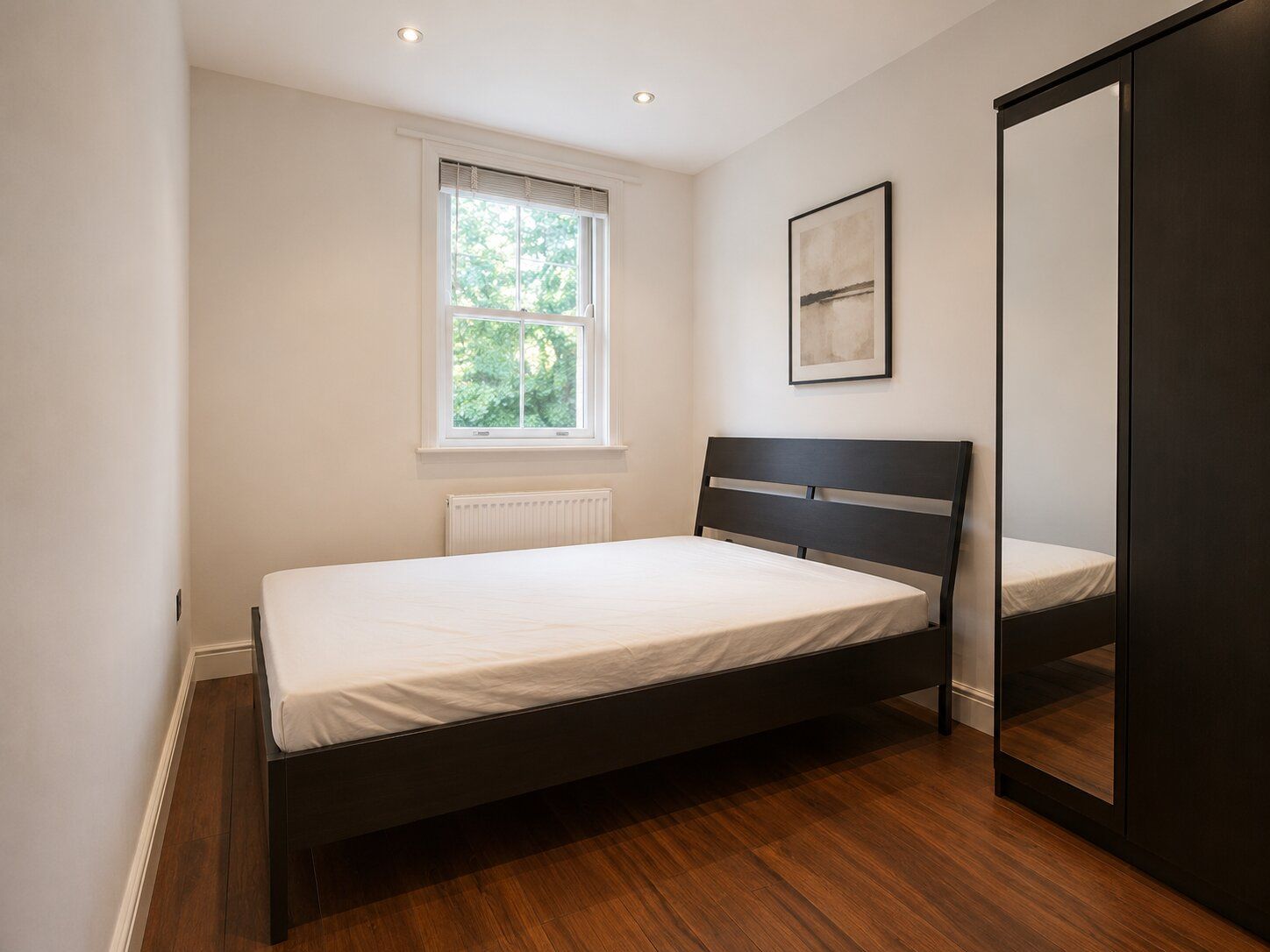 2 bedroom flat flat/apartment To Let in London - Photograph 8