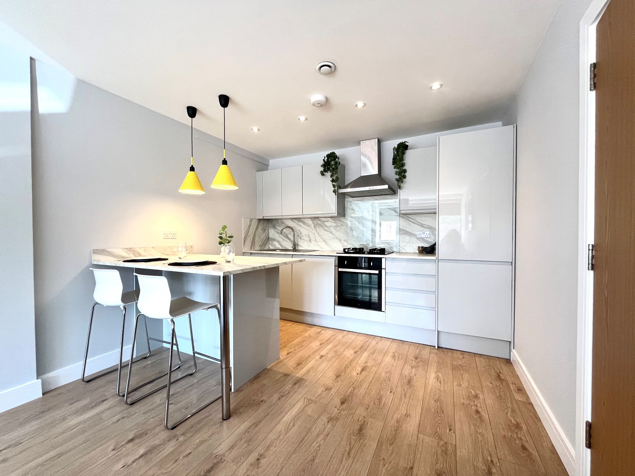 1 bedroom flat flat/apartment To Let in Kingsbury - Photograph 2