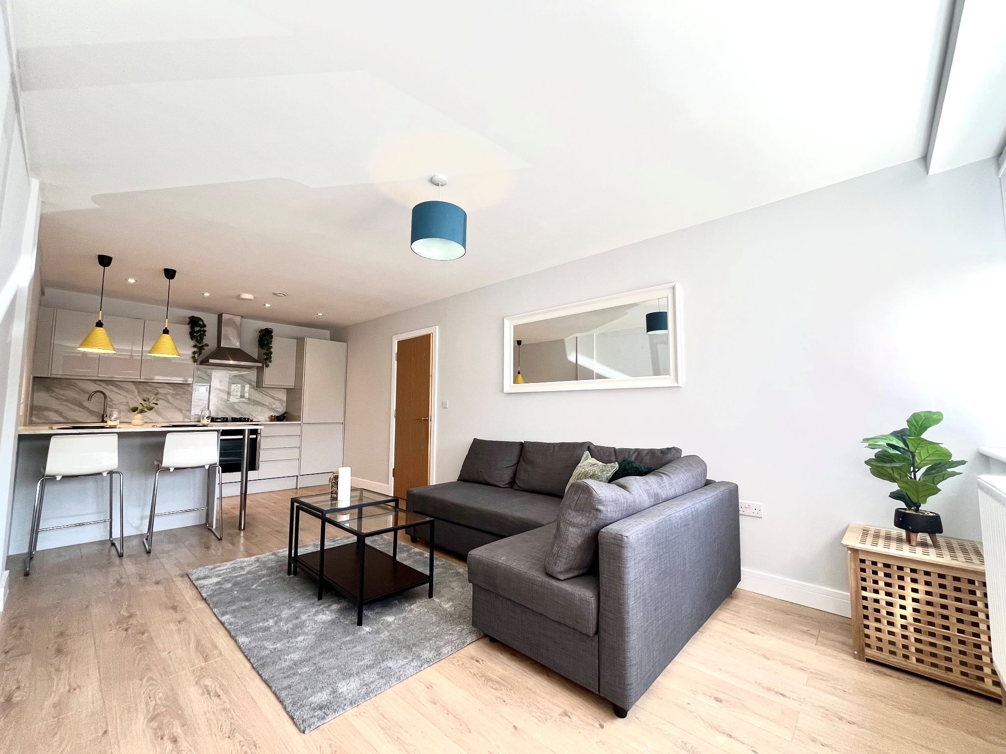 1 bedroom flat flat/apartment To Let in Kingsbury - Photograph 1