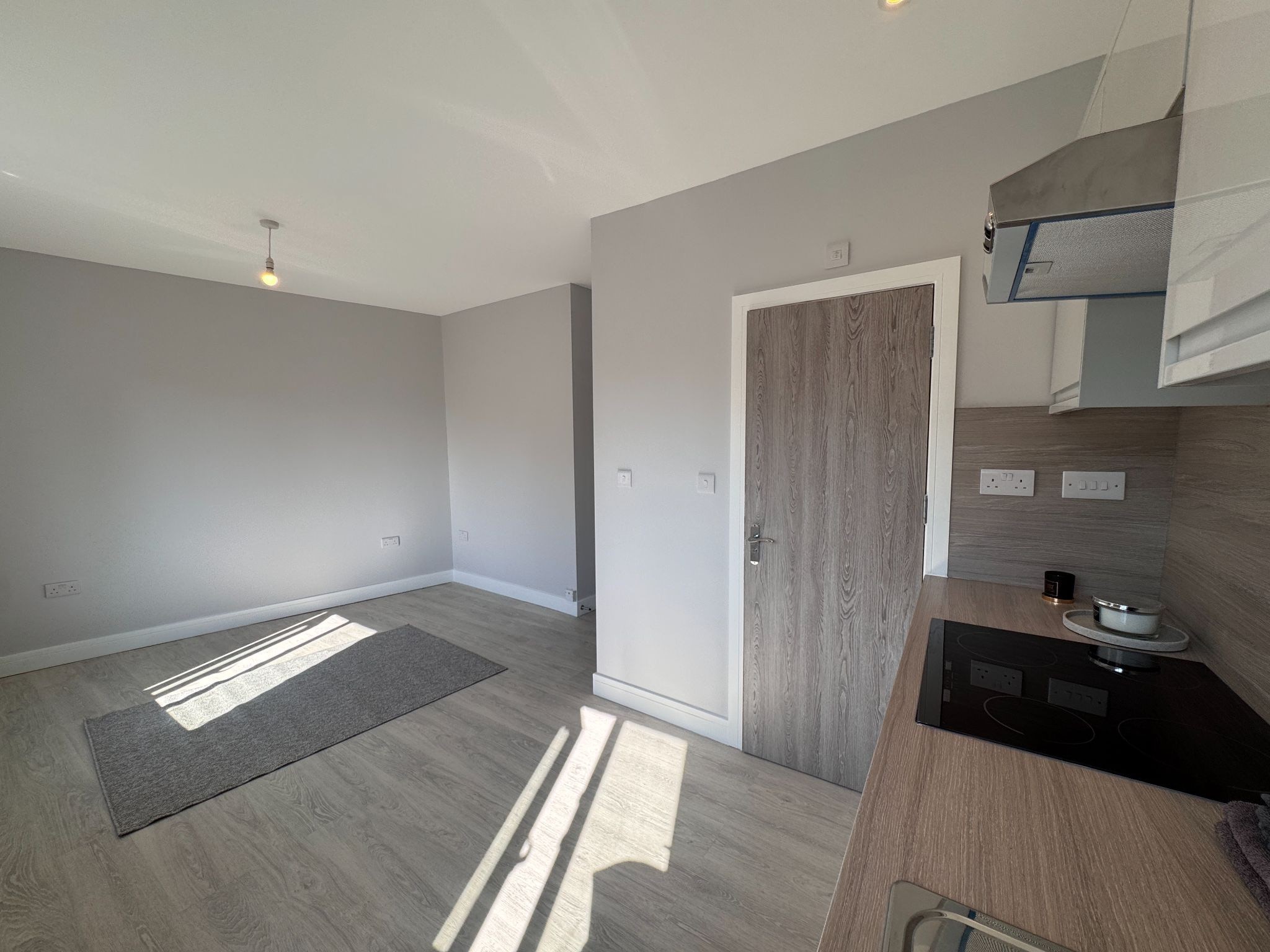 1 bedroom studio flat/apartment To Let in Willesden - Photograph 5