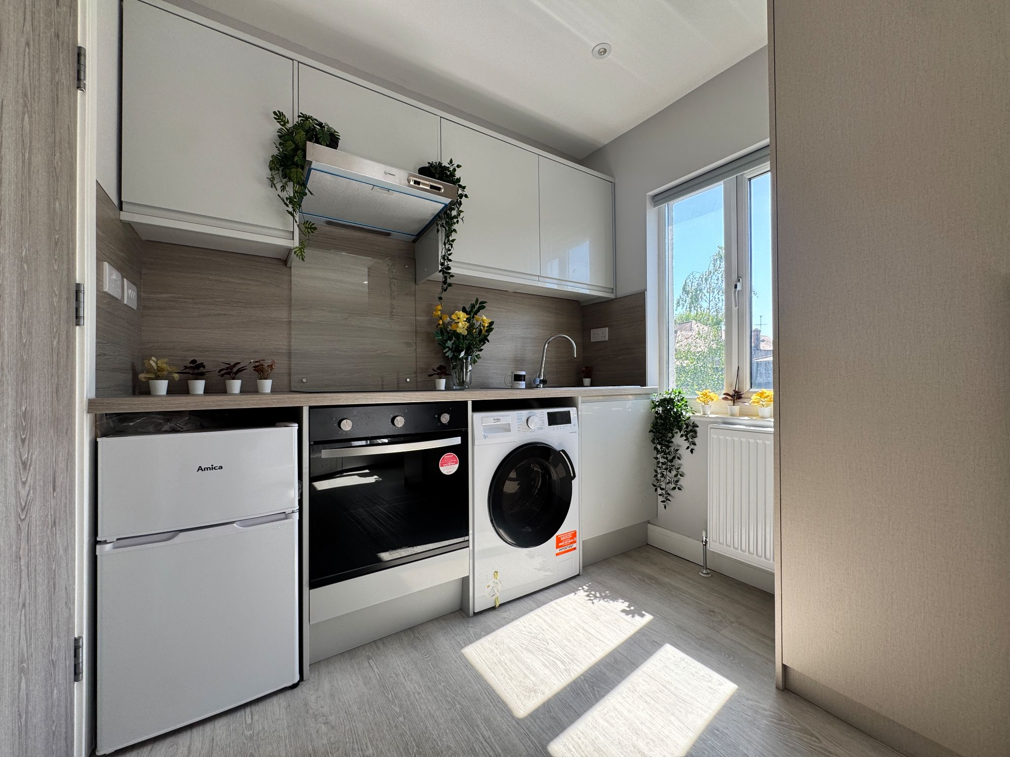 1 bedroom studio flat/apartment Let in Willesden - Photograph 5