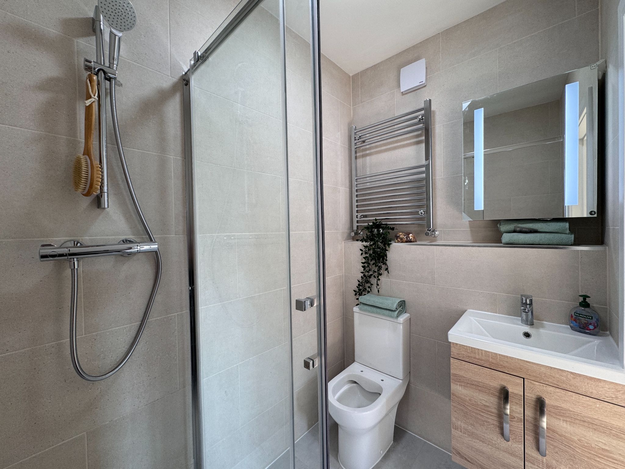 1 bedroom studio flat/apartment To Let in Willesden - Photograph 5