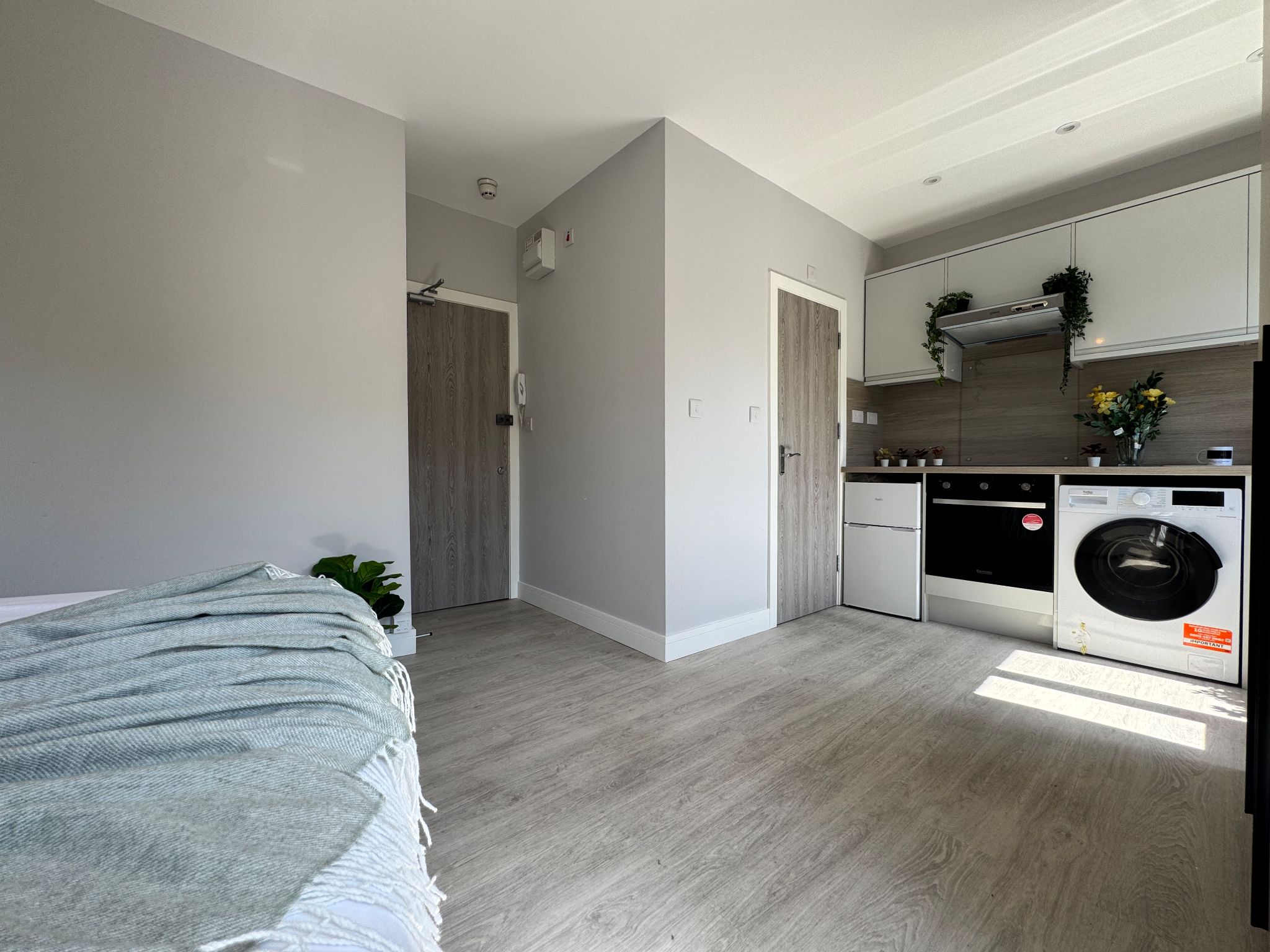 1 bedroom studio flat/apartment To Let in Willesden - Property photograph