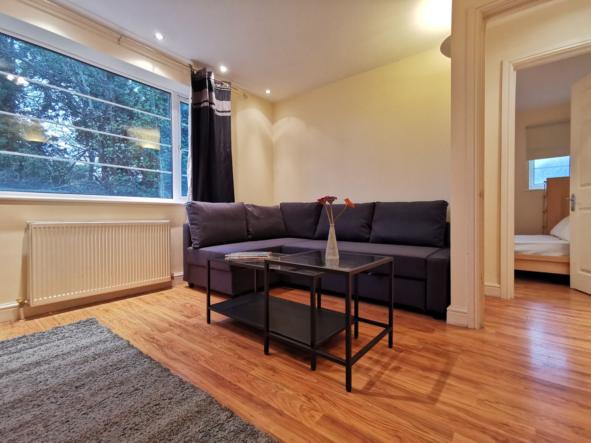 2 bedroom apartment flat/apartment To Let in Wembley - Property photograph