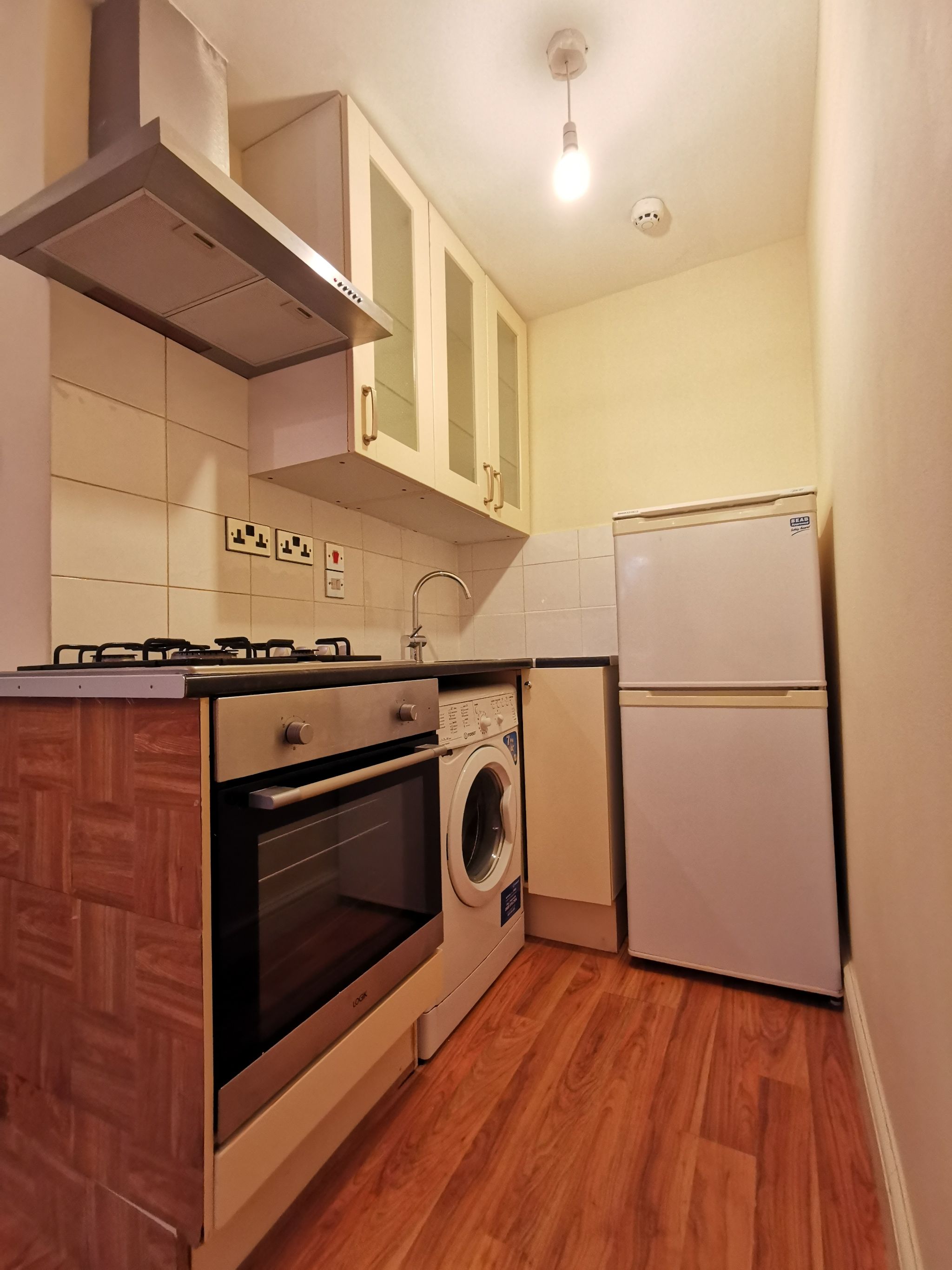 2 bedroom apartment flat/apartment To Let in Wembley - Property photograph
