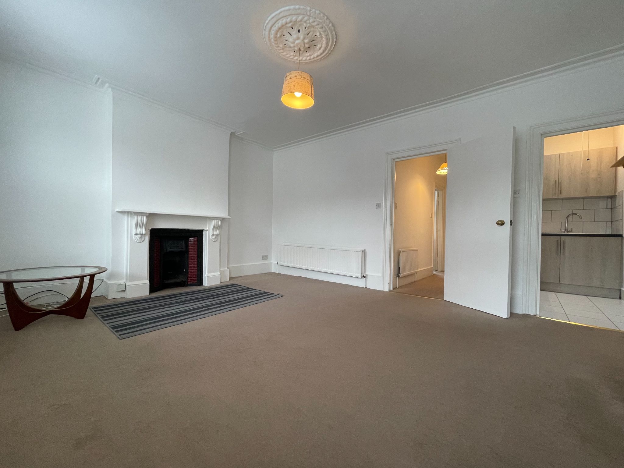 2 bedroom flat flat/apartment To Let in London - Photograph 1