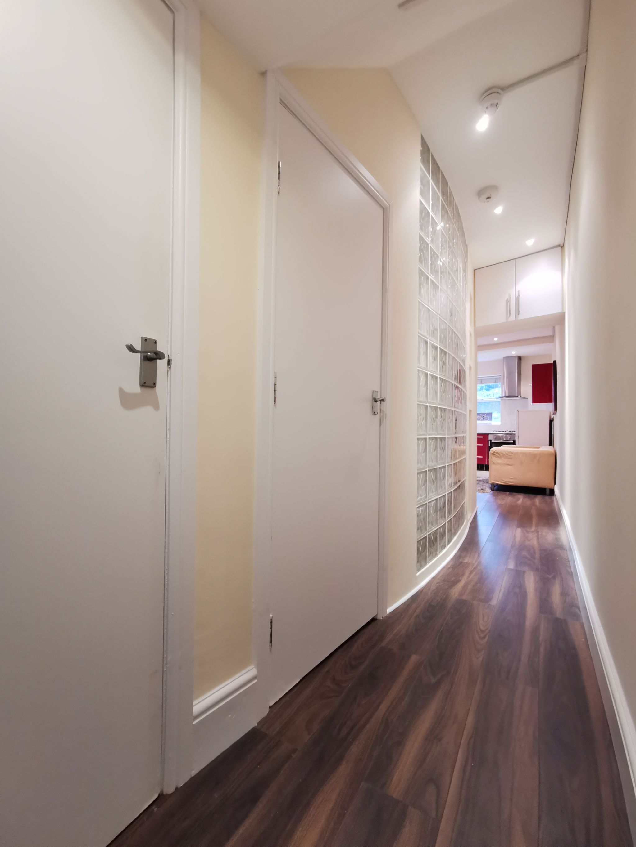 1 bedroom apartment flat/apartment To Let in Willesden Green - Photograph 9