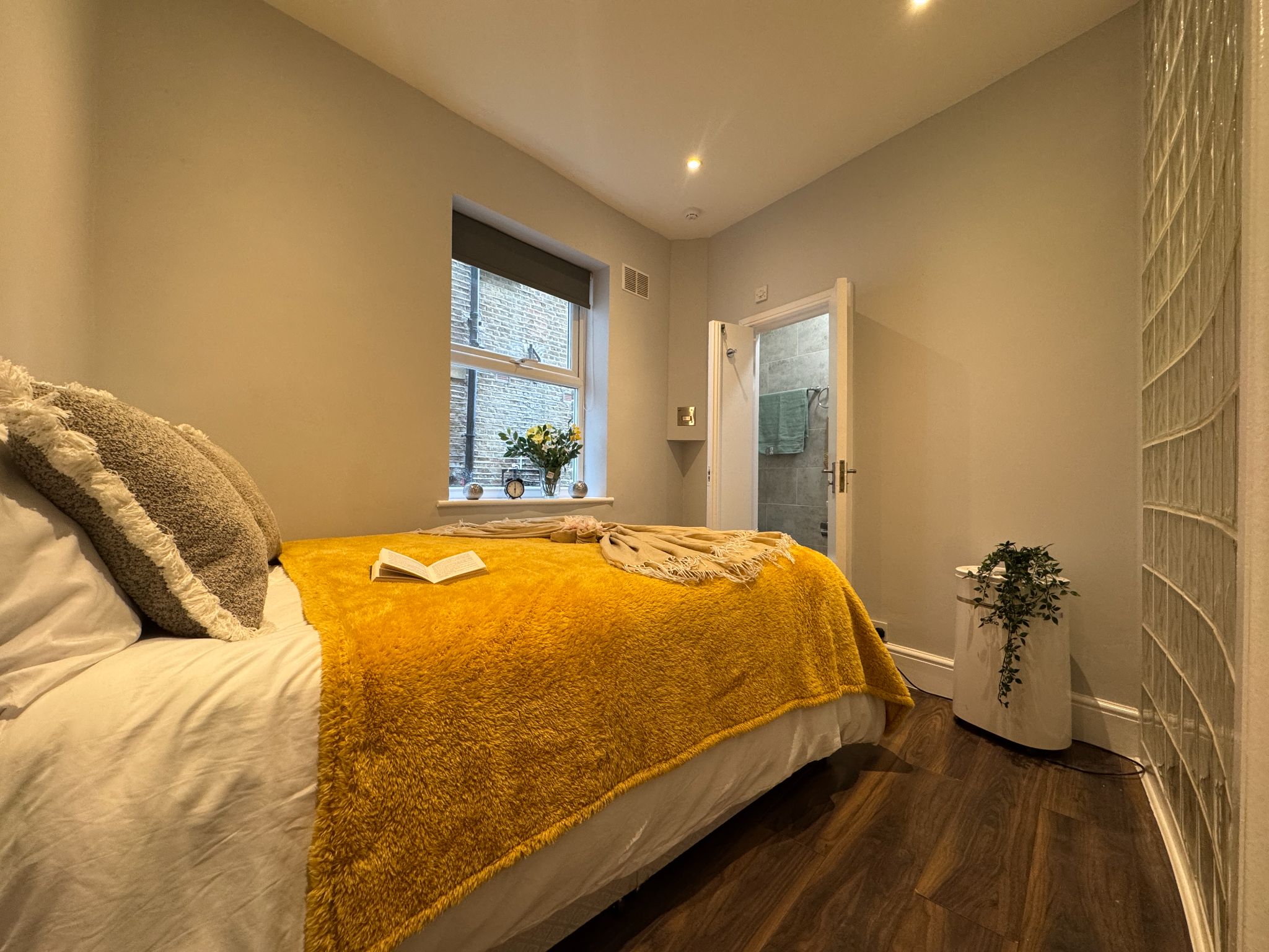 1 bedroom apartment flat/apartment To Let in Willesden Green - Photograph 6