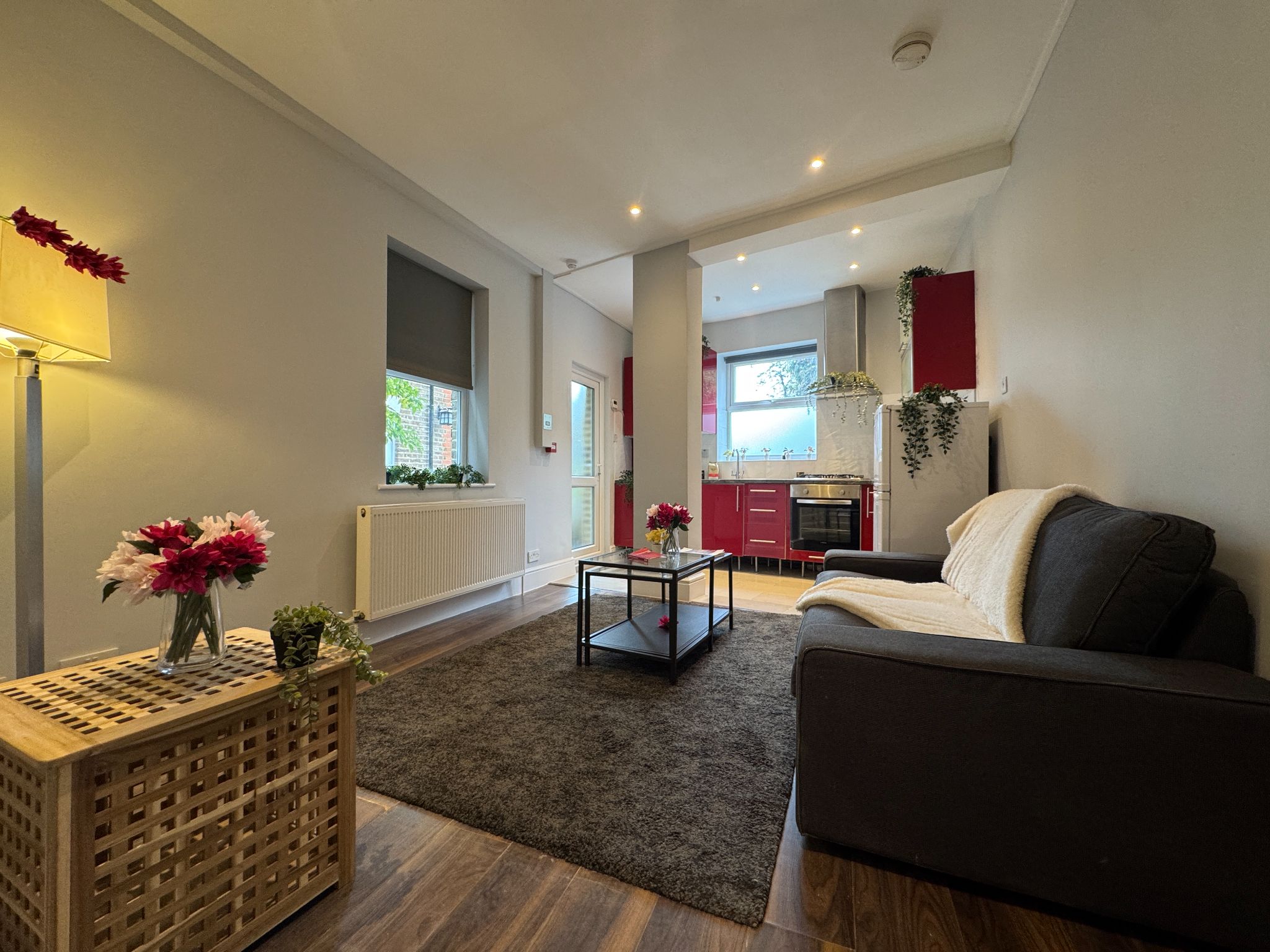 1 bedroom apartment flat/apartment To Let in Willesden Green - Photograph 2